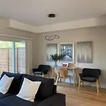 The Tilbury - Bright New 3B/R Townhouse In Bedford