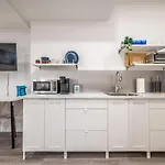 Spacious Newly Renovated 1 Bedroom Suite