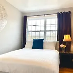 Spacious 3 Bedroom Home With Parking