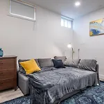 Spacious Newly Renovated 1 Bedroom Suite