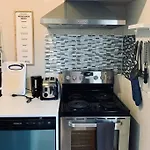246 Lovely Work From Home Ready Apt In Halifax
