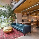 The Halifax Rooftop - Cozy Spa B&B