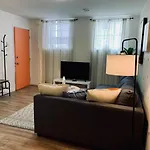 Stylish Apt #1, Central Location