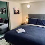 Comfy Apt, Top Floor, Excellent Kitchen