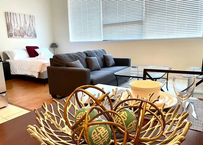 215 Bright & Charming Loft