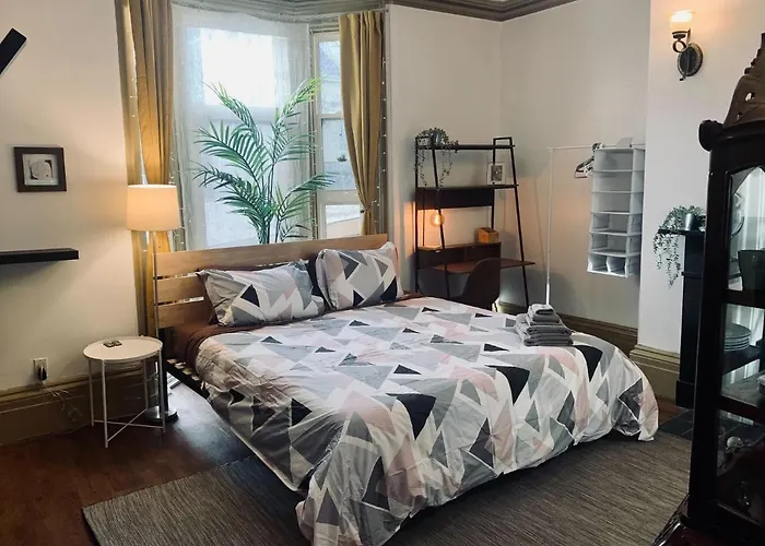 250 Charming Studio A3, Downtown