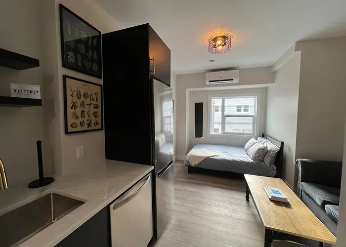 Cozy Apt In Central Halifax