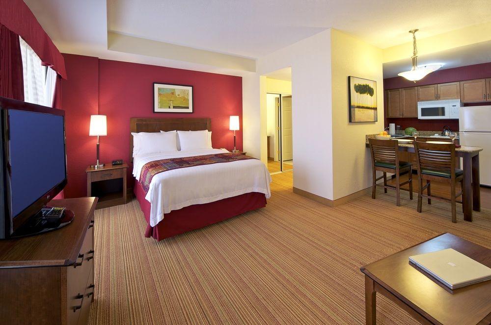 By Marriott Downtown Hotel Halifax