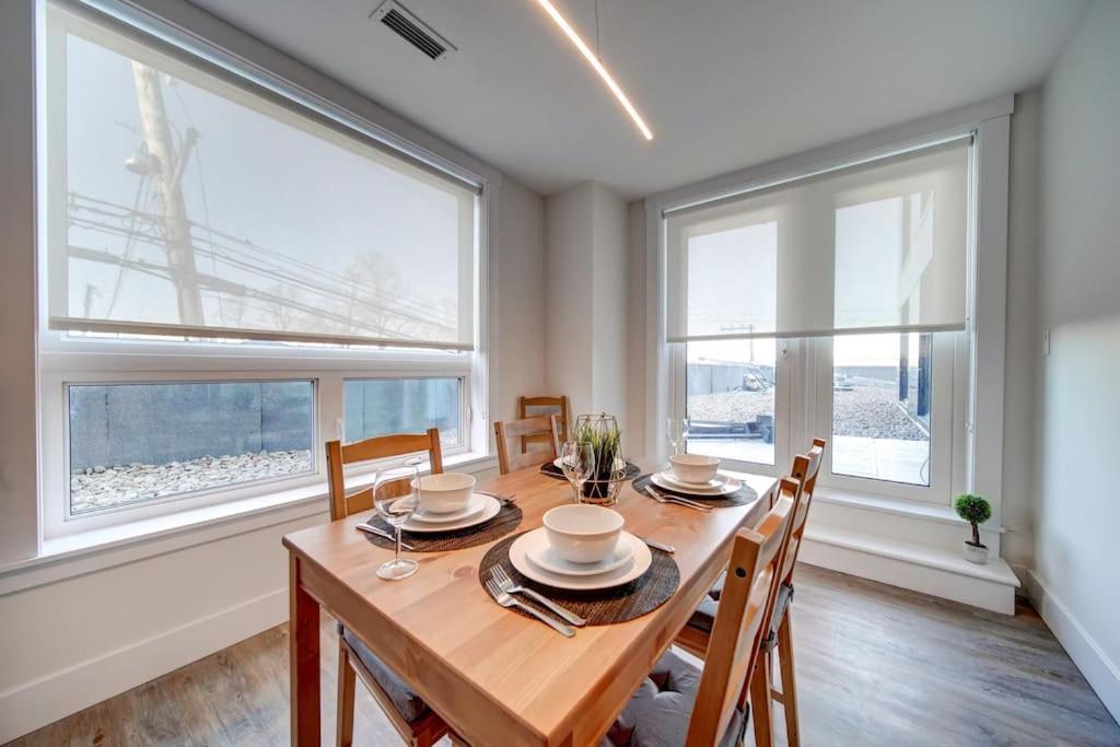 Luxurious Modern 2br Sleeps 5 Coffee, Ac, Wifi