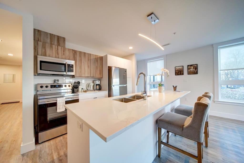 New Luxurious Brand New Modern Parking Coffee Location! Halifax