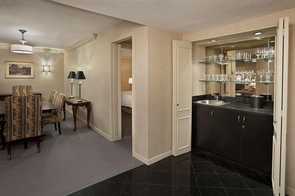 Hotel Halifax