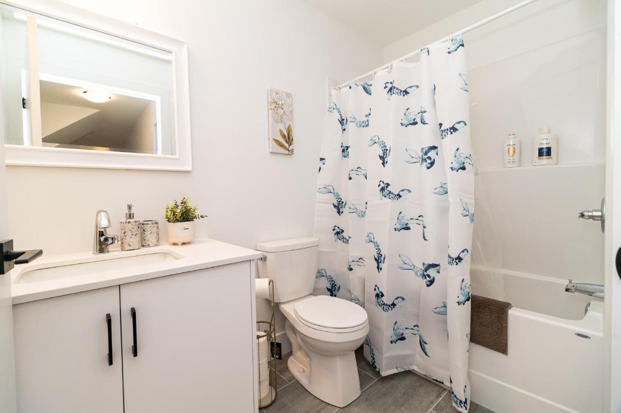 Glamorous New Townhouse - Business And Vacation Travel Bed & Breakfast Halifax