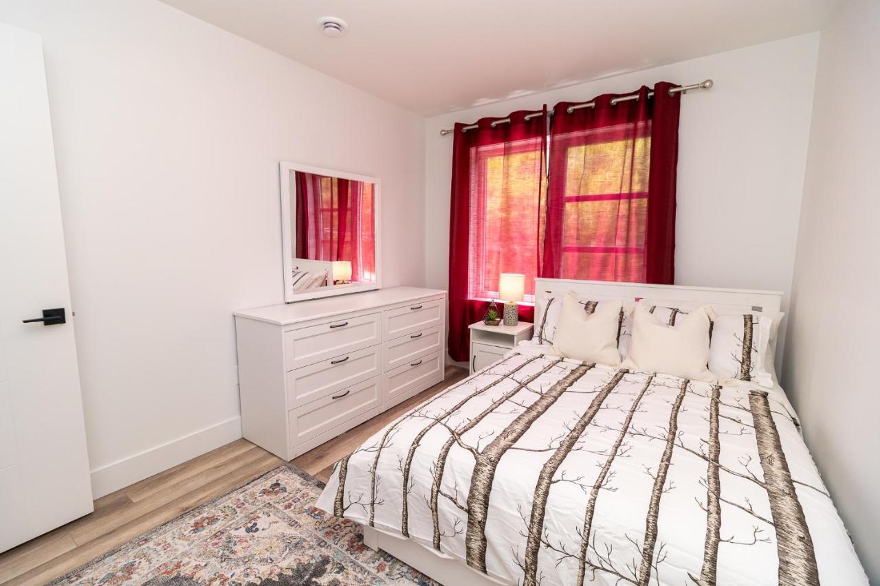 Glamorous New Townhouse - Business And Vacation Travel Bed & Breakfast Halifax