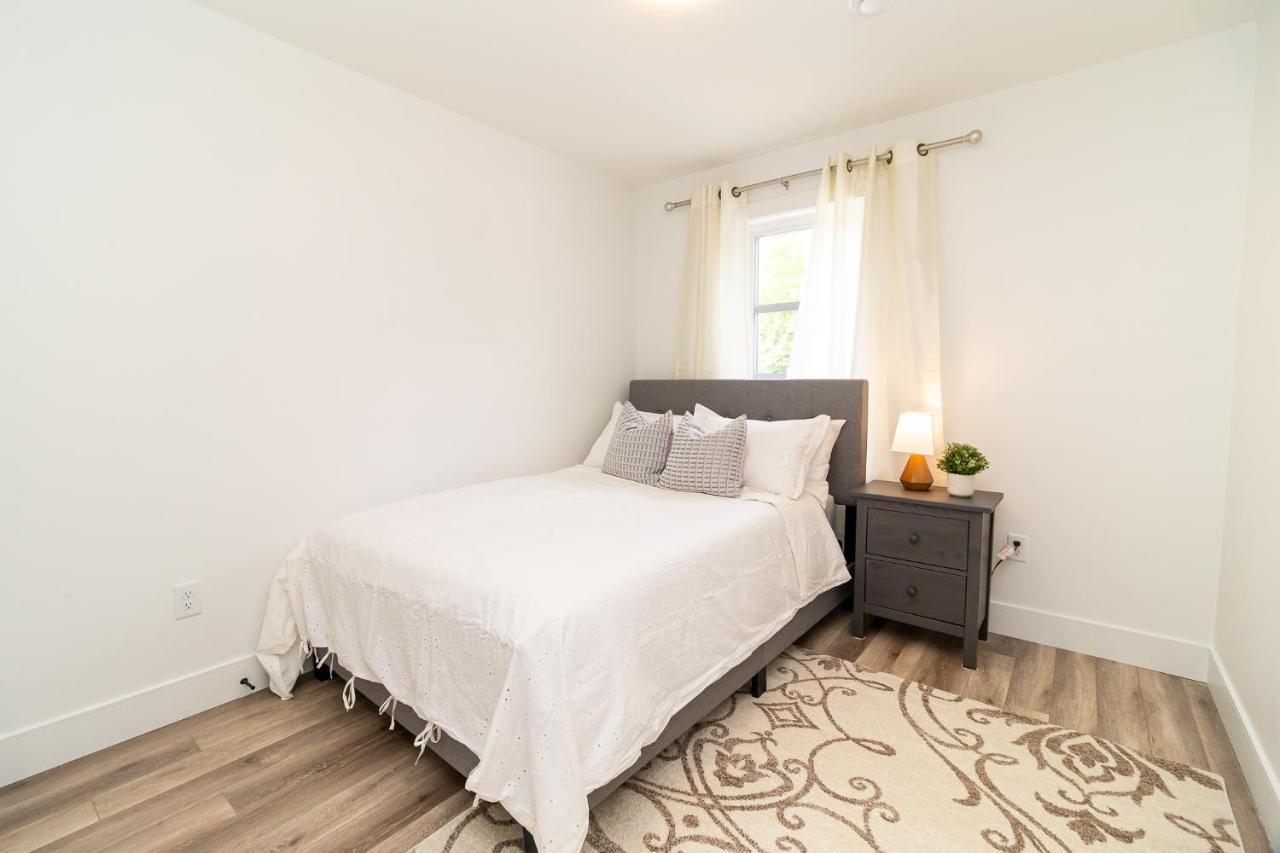 Bed & Breakfast Glamorous New Townhouse - Business And Vacation Travel