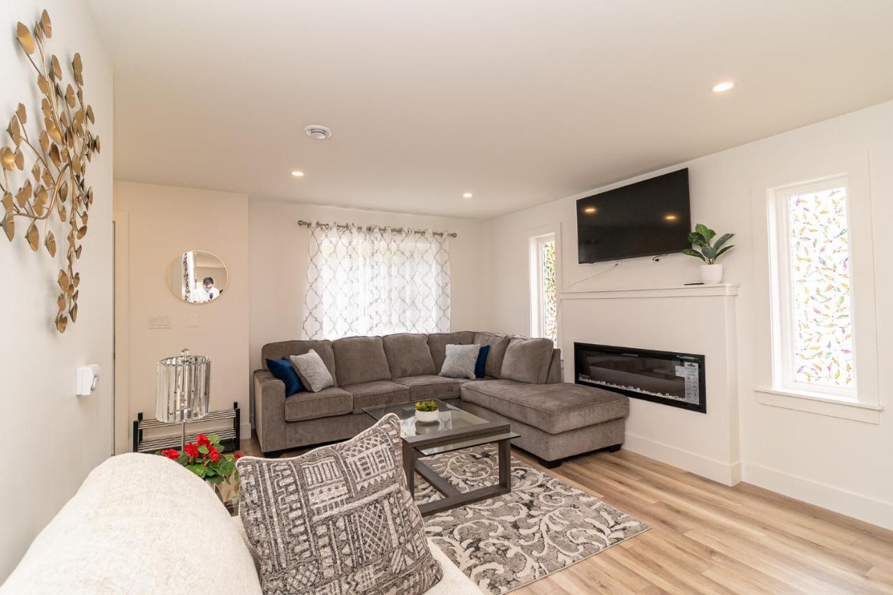 Bed & Breakfast Glamorous New Townhouse - Business And Vacation Travel Halifax