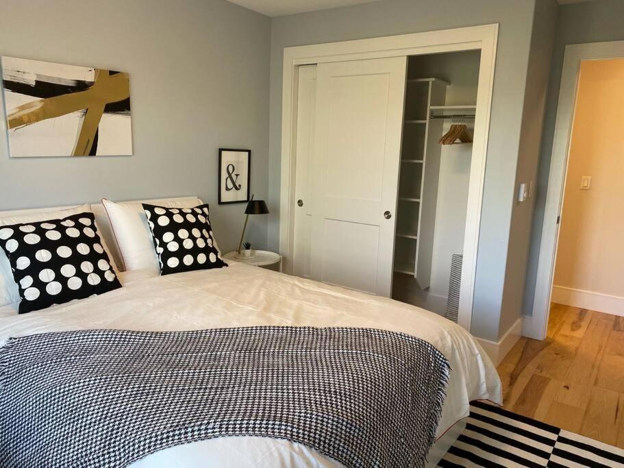 The Tilbury - Bright New 3b/r Townhouse In Bedford Holiday home Halifax