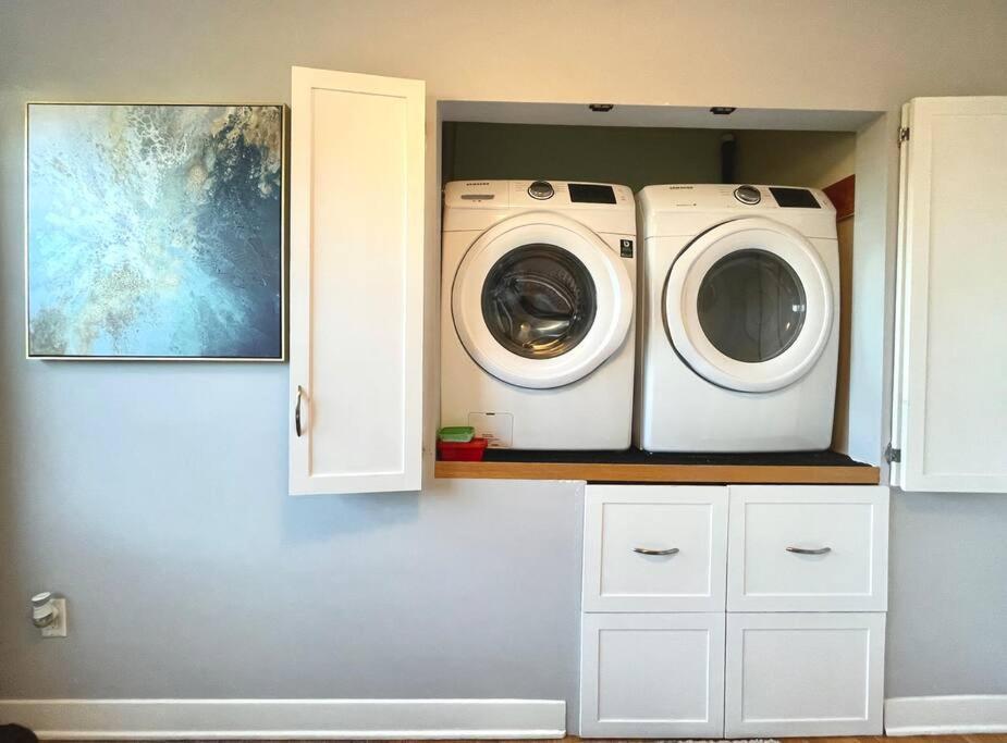Spacious 3 Bedroom With Parking *