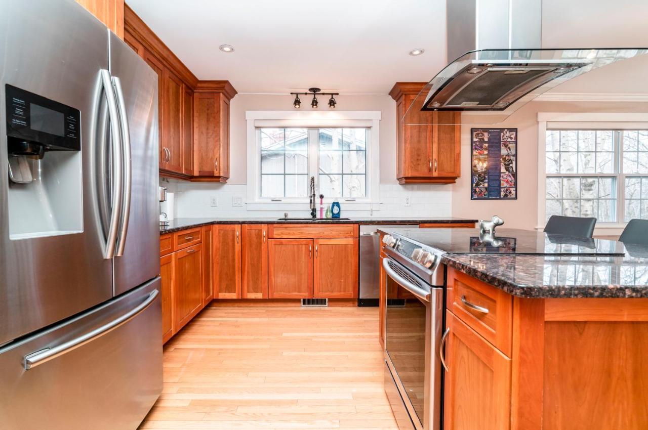 Spacious 3 Bedroom With Parking * Halifax