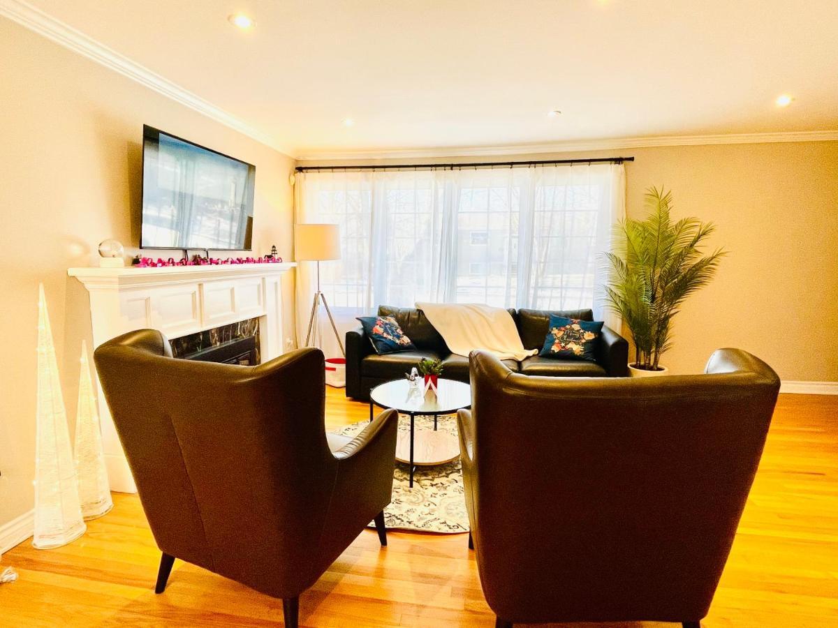 Holiday home Spacious 3 Bedroom With Parking Halifax