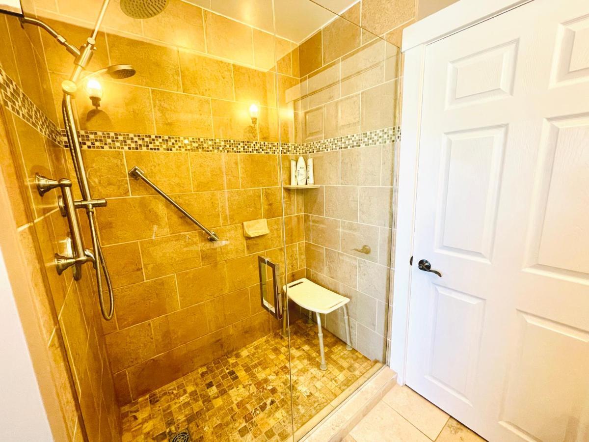 Holiday home Spacious 3 Bedroom With Parking