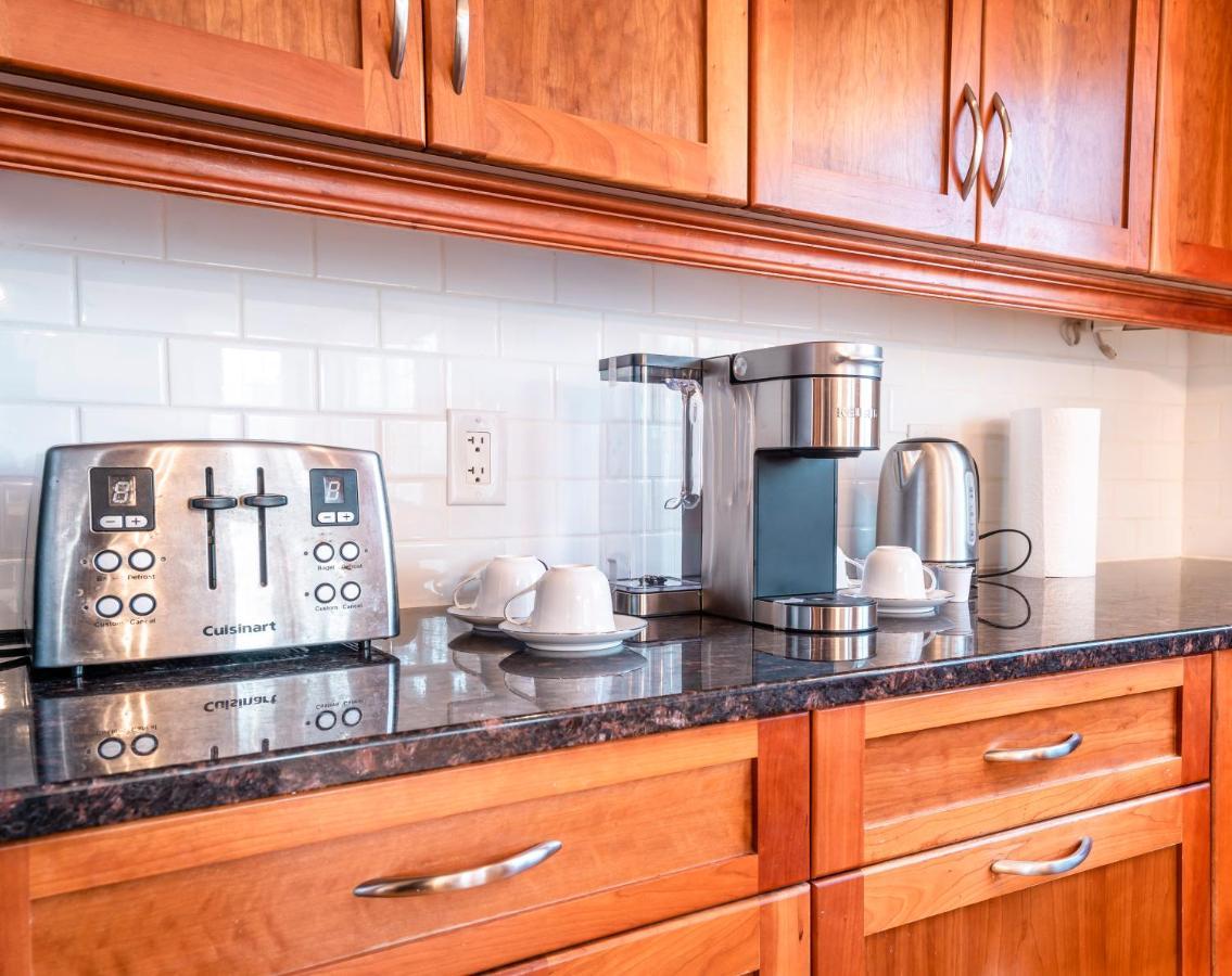 Spacious 3 Bedroom With Parking * Halifax