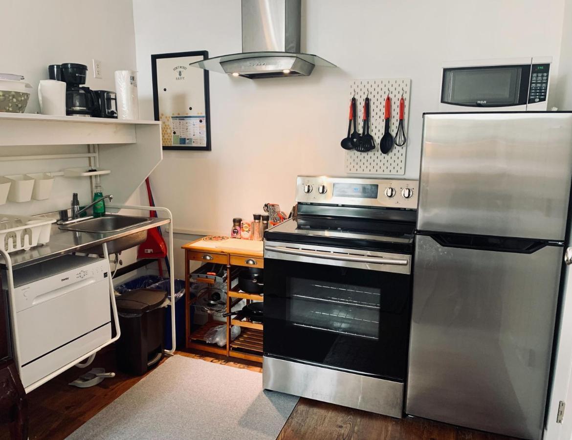 250 Charming Studio A3, Downtown Apartment Halifax