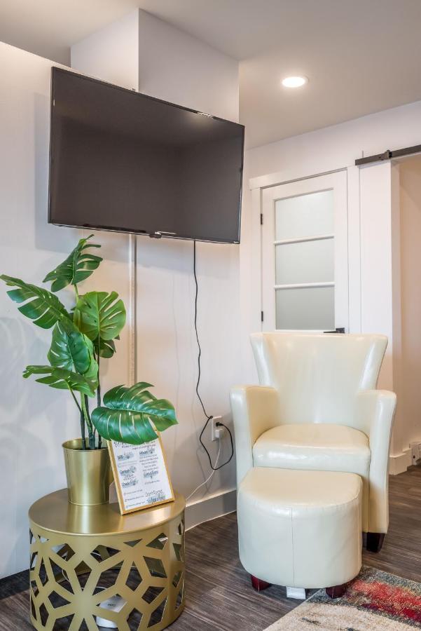 Cozy Fully-equipped 2 Bedroom *