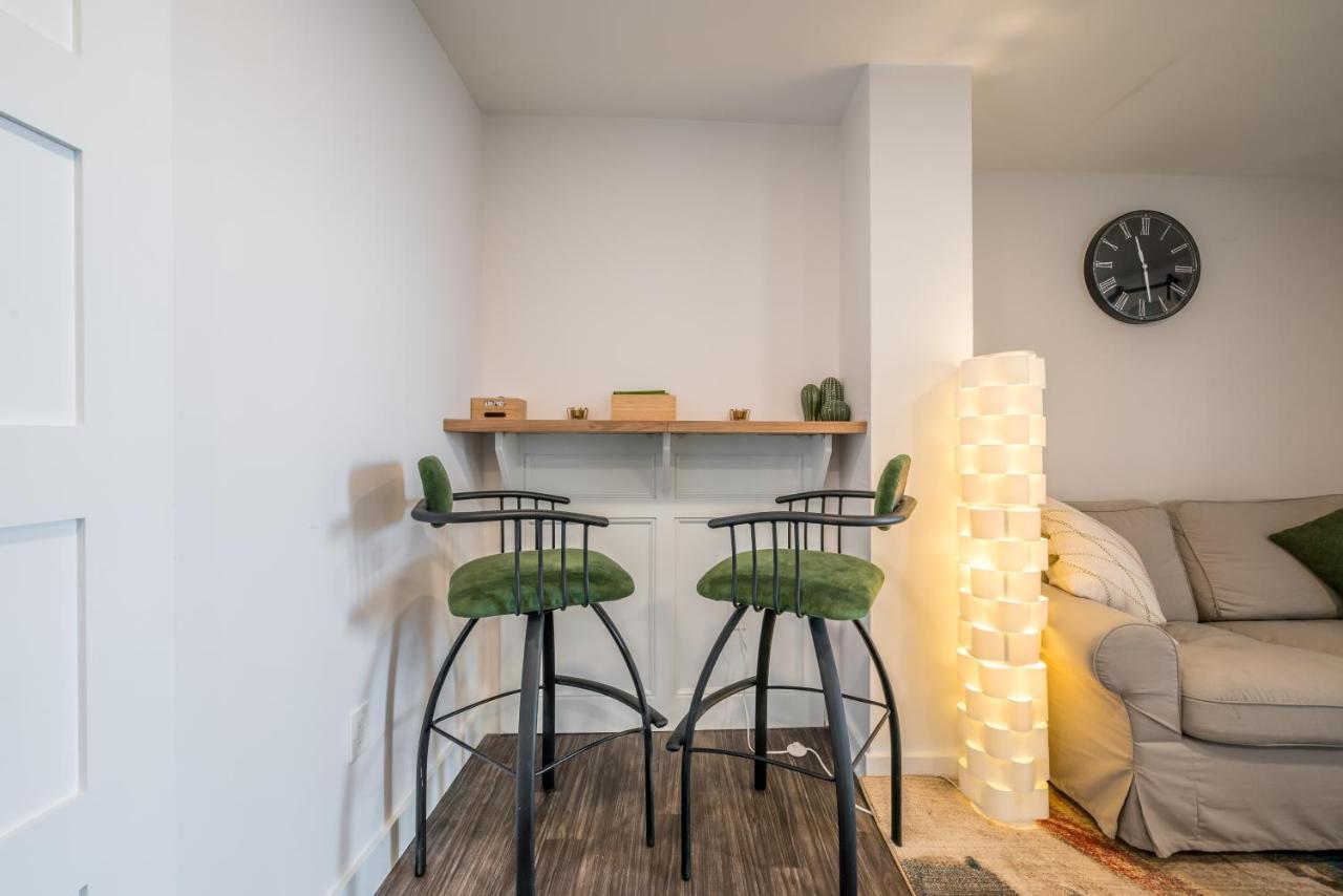 Cozy Fully-equipped 2 Bedroom Apartment Halifax