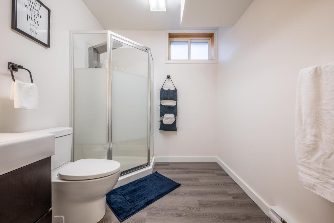 Spacious Newly Renovated 1 Bedroom *