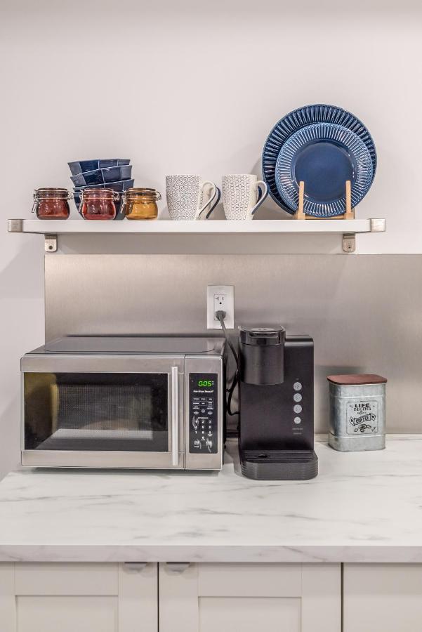 Spacious Newly Renovated 1 Bedroom Apartment Halifax