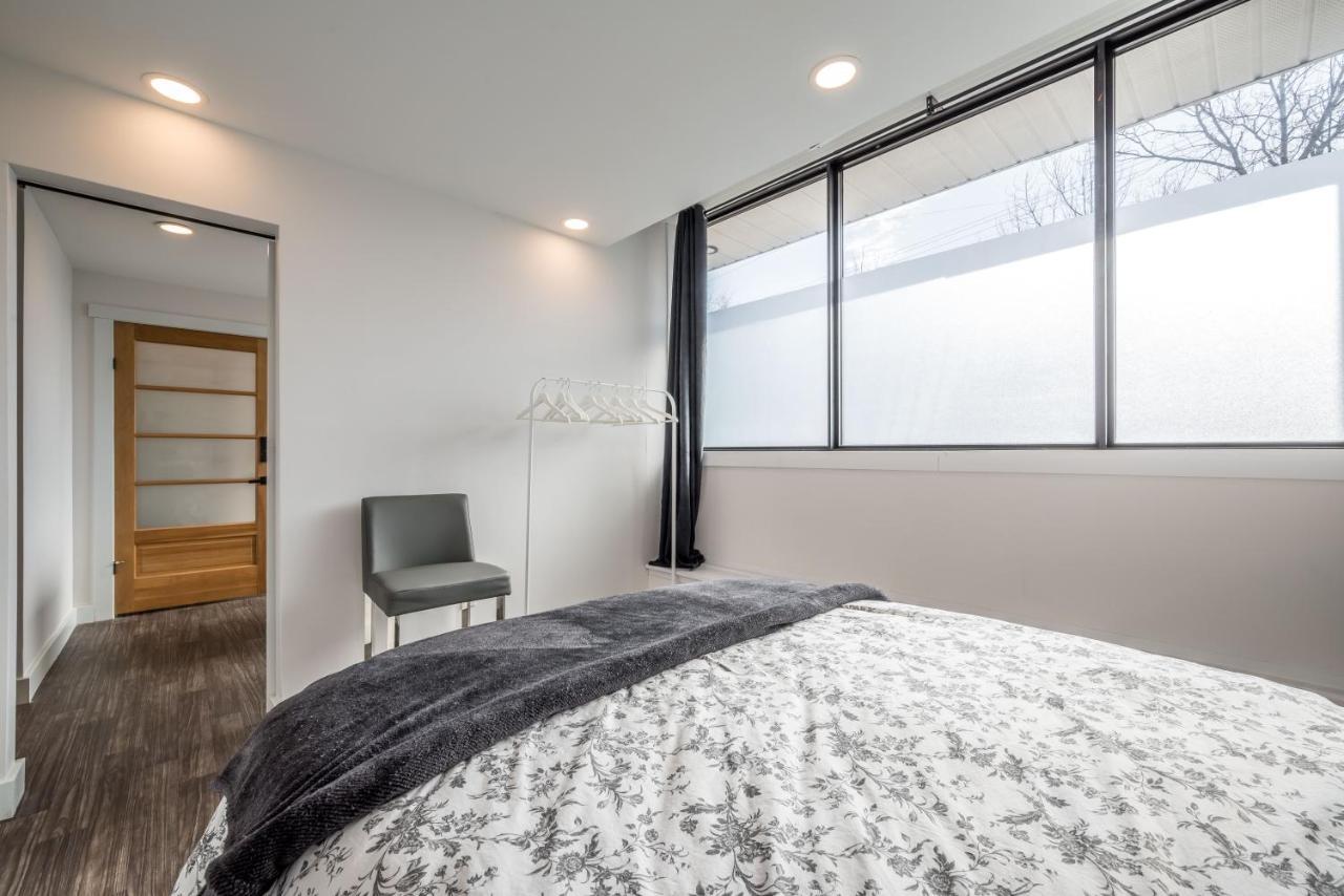 Apartment Modern Contemporary 2 Bedroom