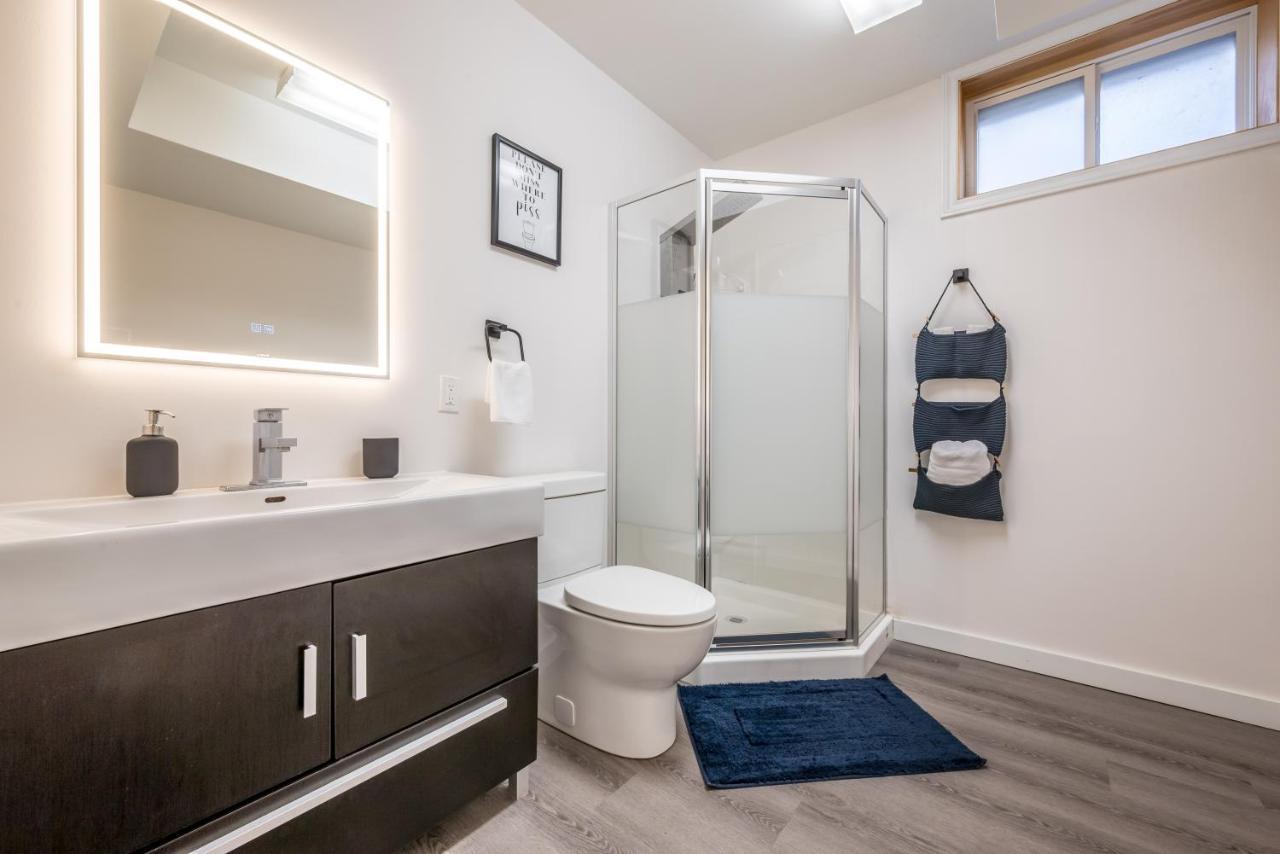 Spacious Newly Renovated 1 Bedroom Apartment