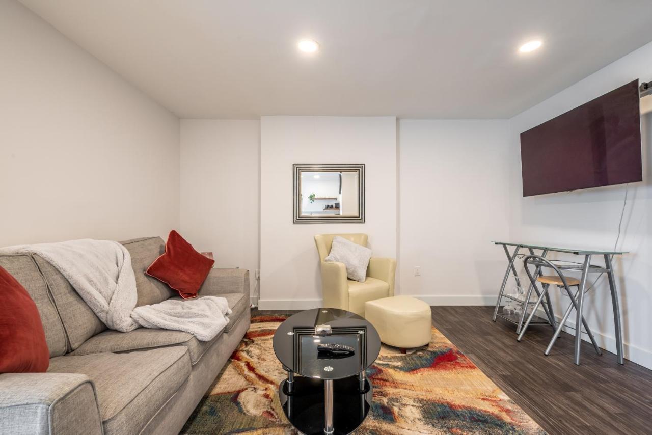 Apartment Modern Contemporary 2 Bedroom