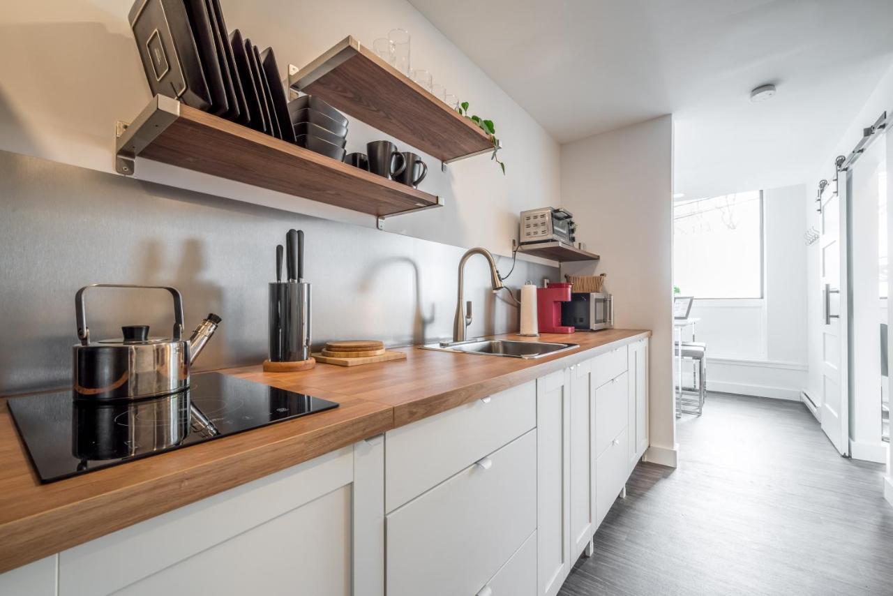 Modern Contemporary 2 Bedroom *