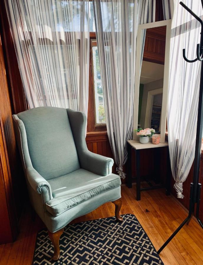 255 Comfy Studio, Location, Parking Apartment *