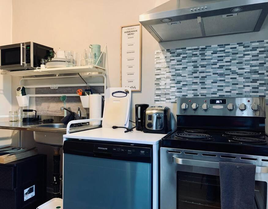 246 Lovely Work From Ready Apt In Apartment Halifax