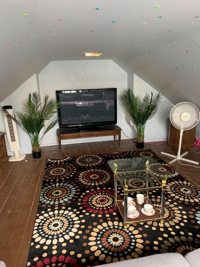 250 Charming Studio A3, Downtown Apartment Halifax