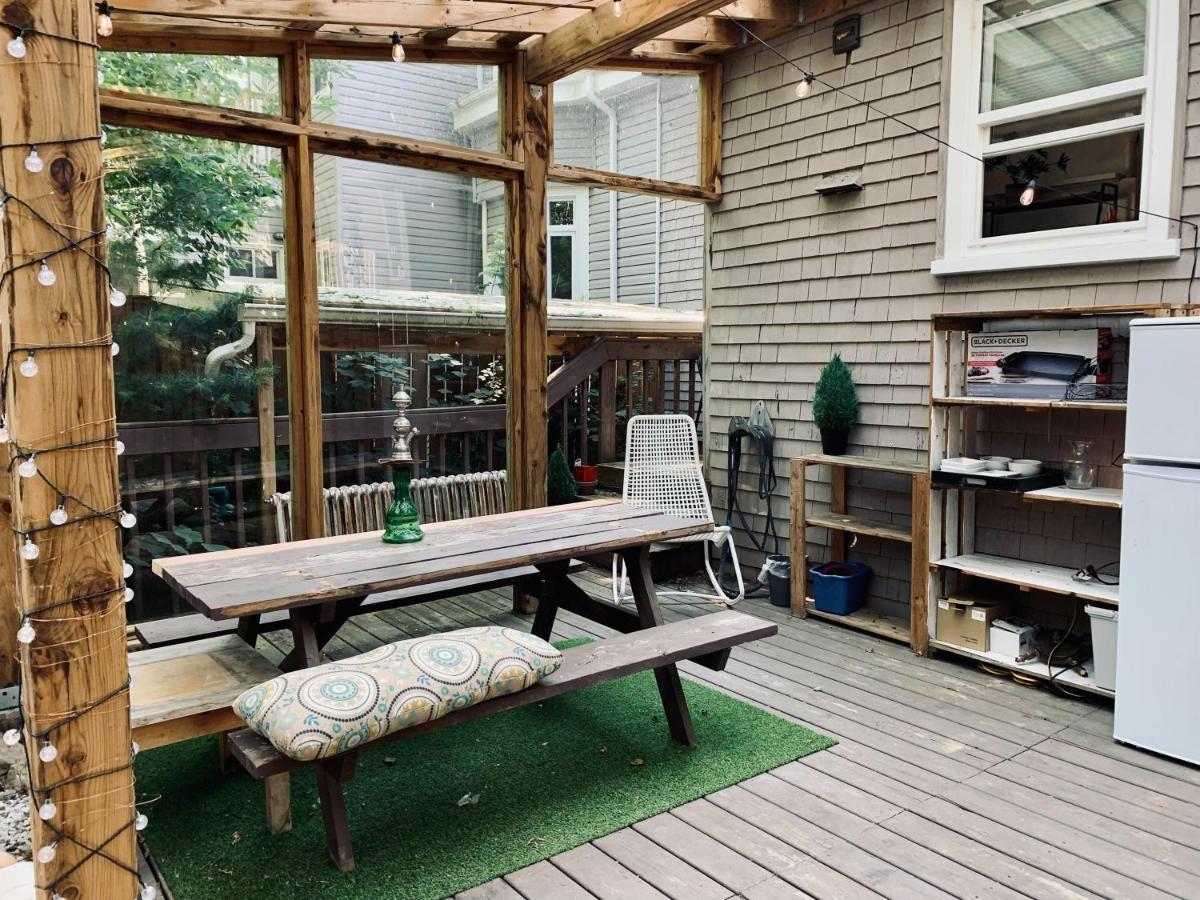 250 Charming Studio A3, Downtown *