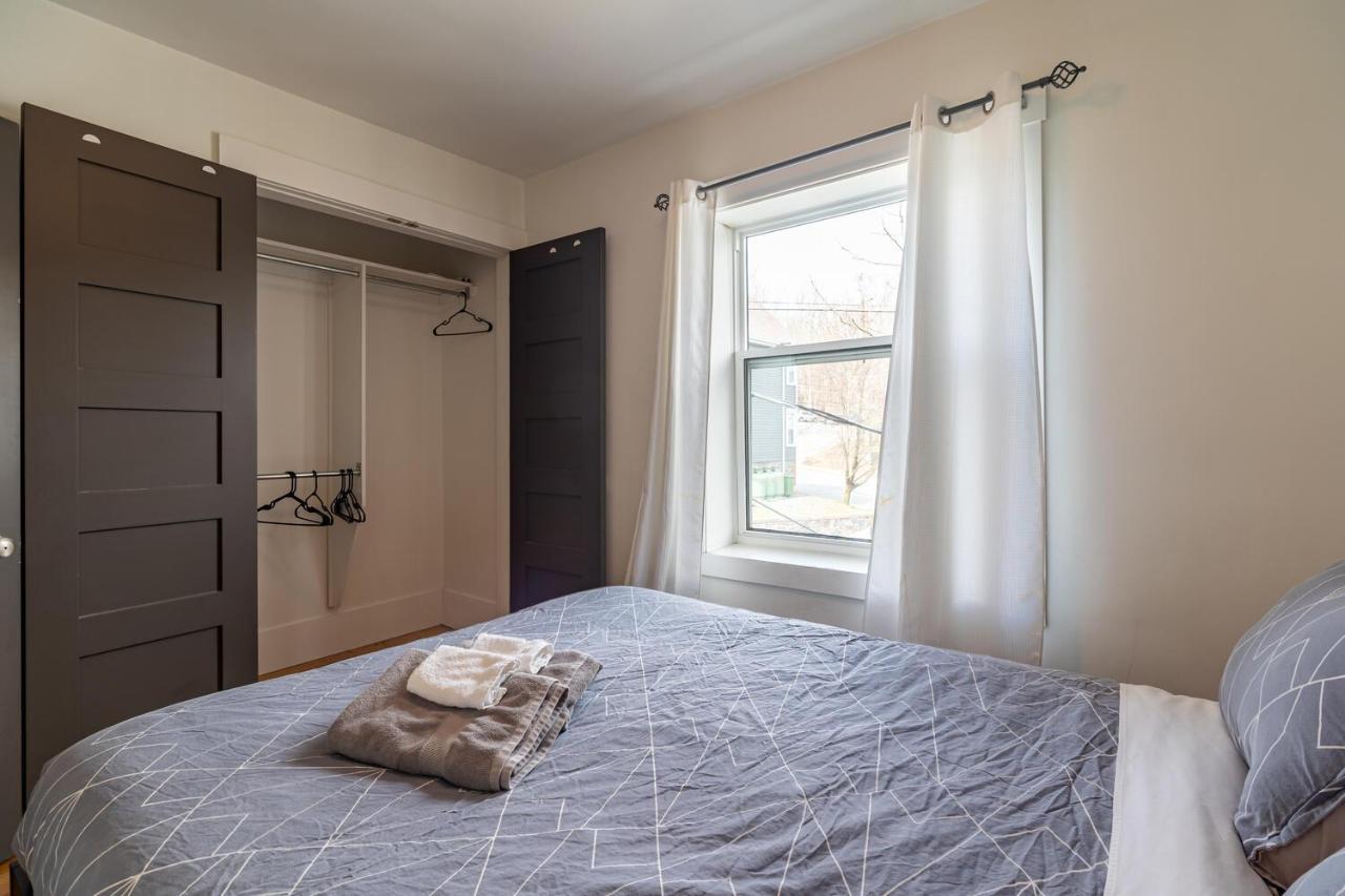 Apartment 101 Beautiful & Spacious Apt Halifax