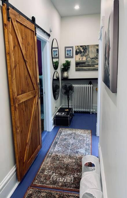 Pet-friendly Space #3 At Doggy Digs, King Bed And Office Apartment Halifax