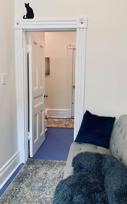 Apartment Pet-friendly Space #3 At Doggy Digs, King Bed And Office