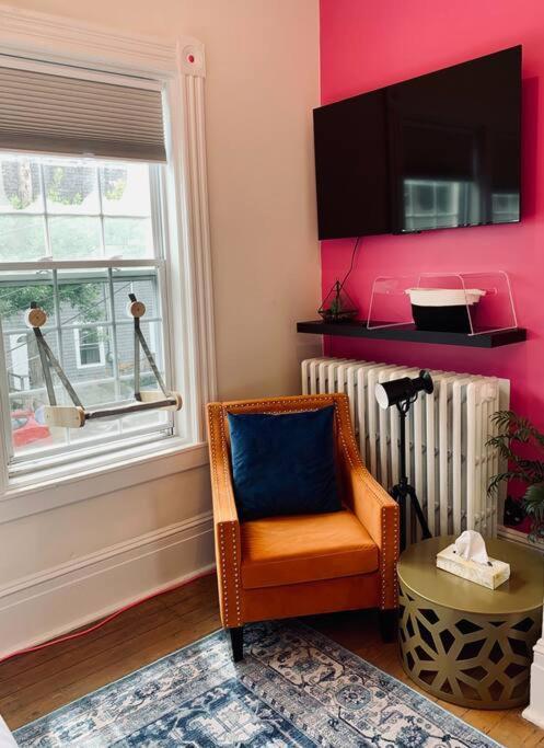 Pet-friendly Space #3 At Doggy Digs, King Bed And Office * Halifax