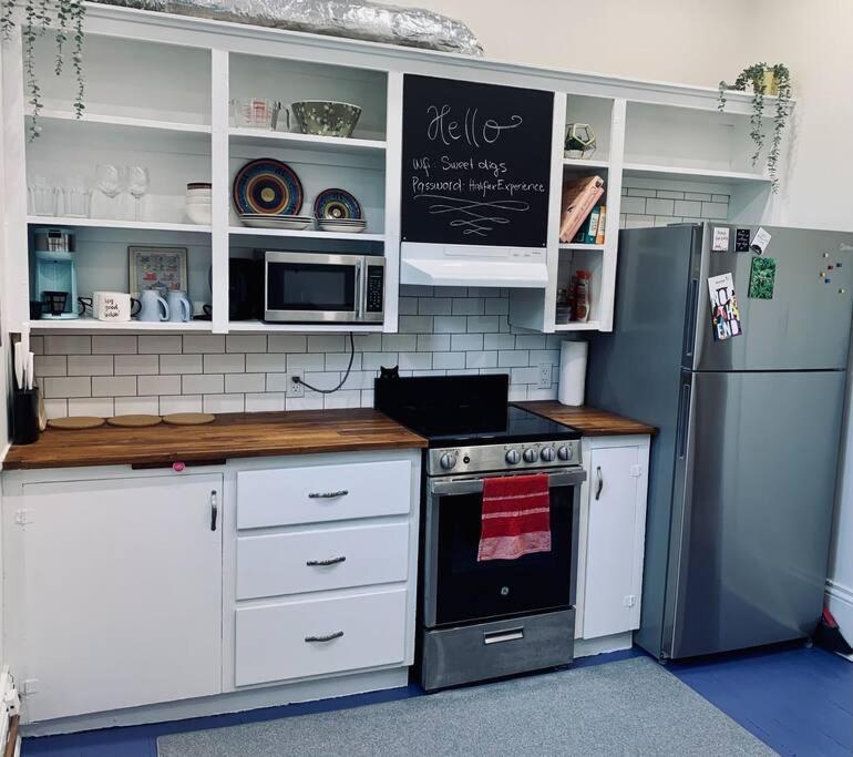 Pet-friendly Space #3 At Doggy Digs, King Bed And Office *