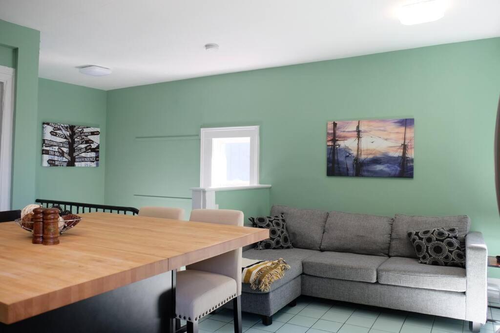 Comfy Apt, Floor, Excellent Kitchen Holiday home