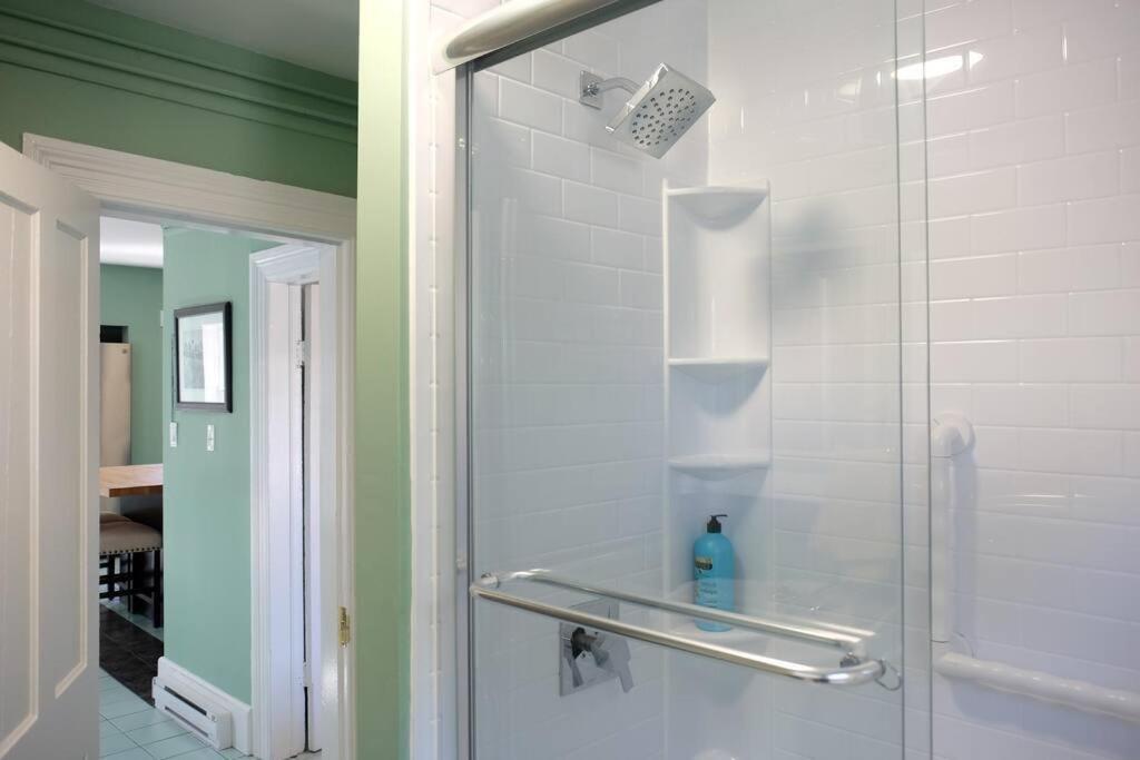 Comfy Apt, Floor, Excellent Kitchen *
