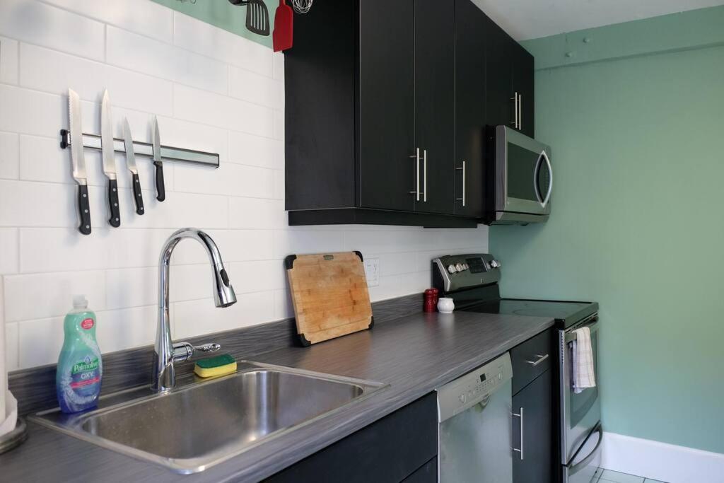 Comfy Apt, Floor, Excellent Kitchen * Halifax