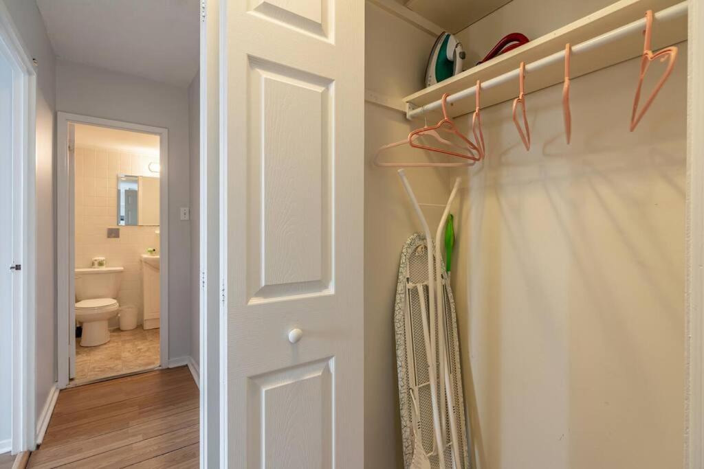 Bright & Spacious 2-bdrm #6a, Patio Apartment *