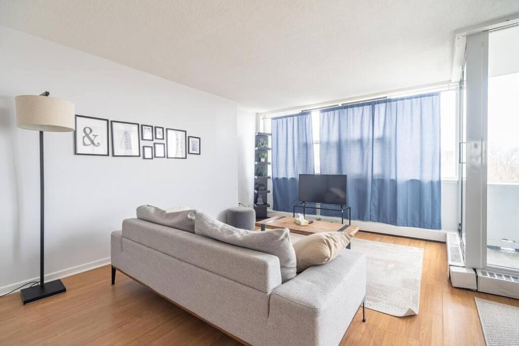 Apartment Bright & Spacious 2-bdrm #6a, Patio
