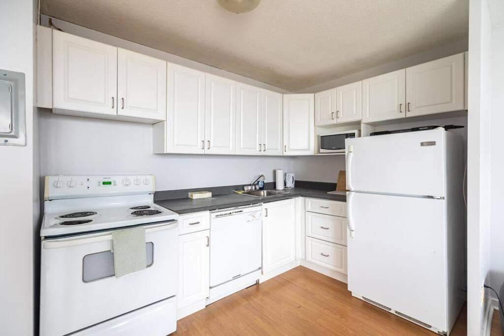 Apartment Bright & Spacious 2-bdrm #6a, Patio Halifax