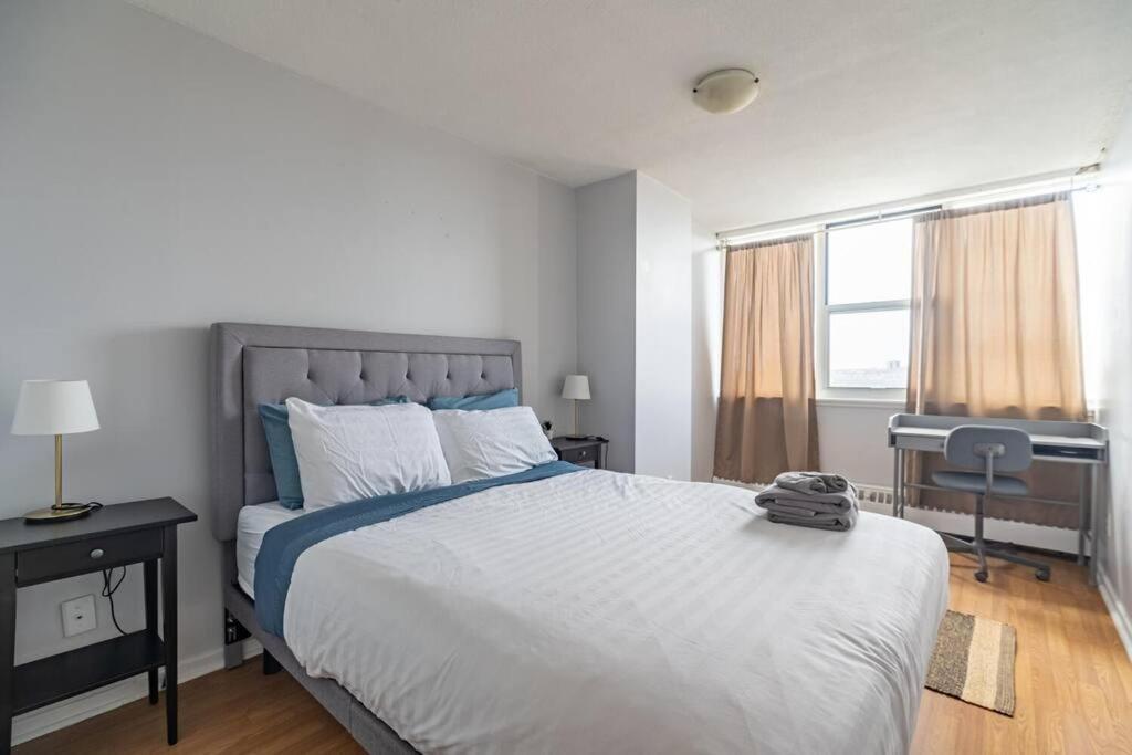 Apartment Bright & Spacious 2-bdrm #6a, Patio *